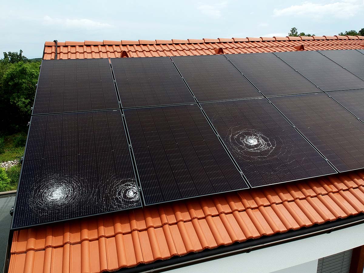 impianto-fotovoltaico-danneggiato-grandine