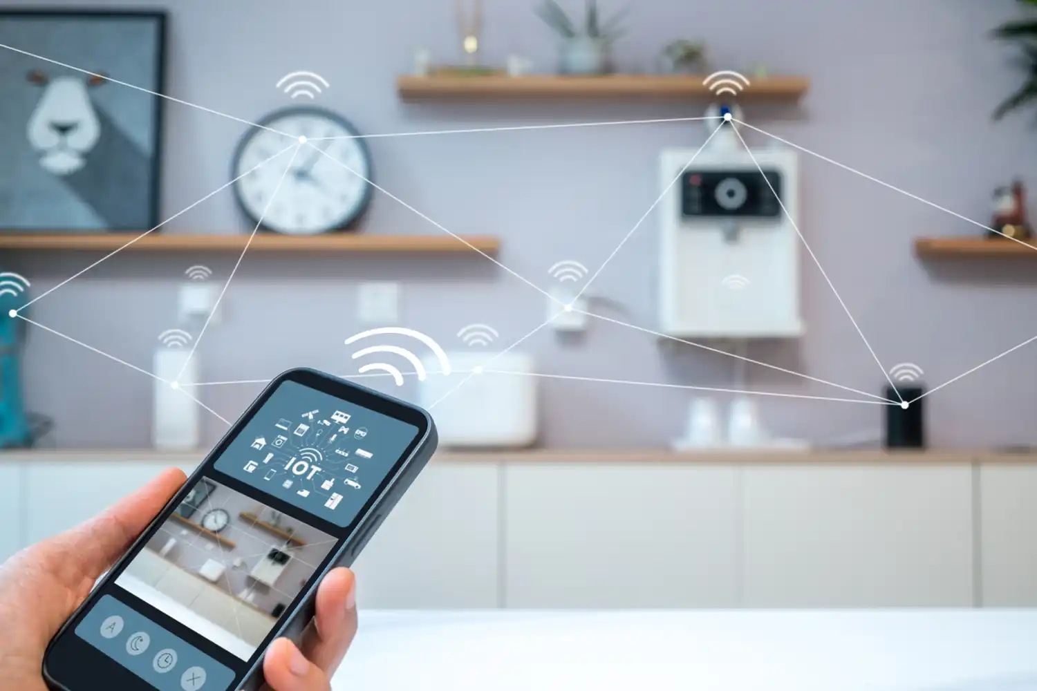 Smartphone controlla dispositivi domotici in casa moderna, connessi tramite rete Wi-Fi per automazione avanzata.