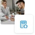 Consulente firma documenti con cliente accanto a icona calcolatrice casa.